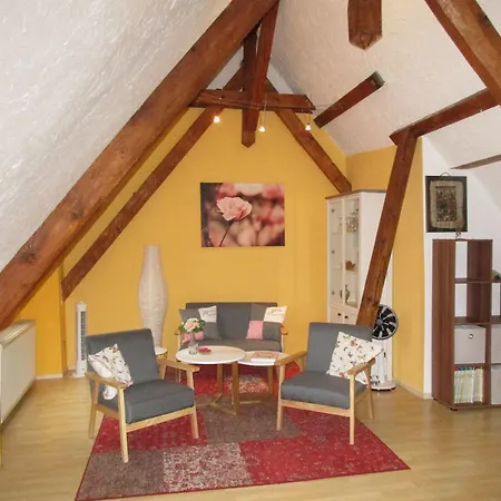 Dachgeschosswohnung Mit Gartennutzung Im Luftkurort *